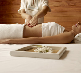 Massage du ventre © Stephane
