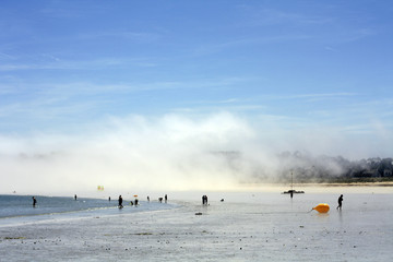brume sur les vacanciers