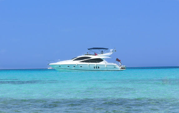 Motoryacht