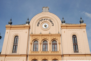 Fototapeta na wymiar Pécs Synagoga Fassade, Ungarn