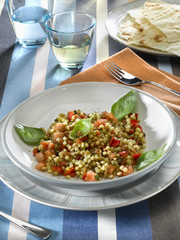 pâtes fregula et crudités,