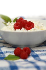 Cottage cheese and raspberry