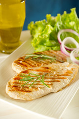 grilled chicken and salad- pollo grigliato e insalata