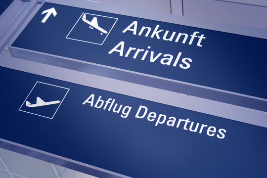 Flughafen - Ankunft - Abflug