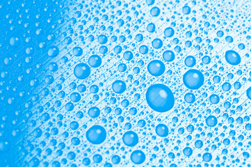 Wasser. Water. Aqua. H2O.