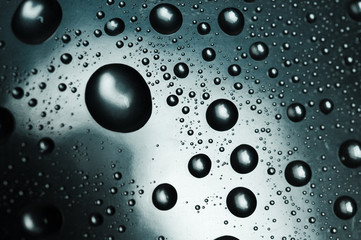 Wasser. Water. Aqua. H2O.