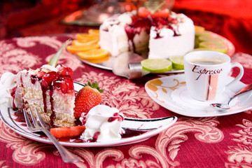 cake with strawberries