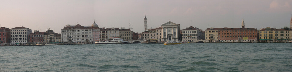 Fototapeta na wymiar Panorama de Venecia (2)