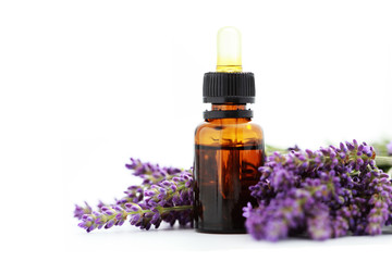 Obraz na płótnie Canvas lavender essential oil