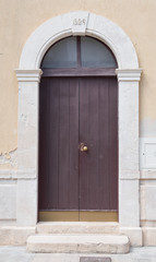Fototapeta na wymiar Drewniane drzwi.