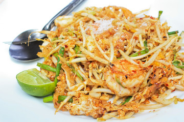 Fried noodle with shrimp