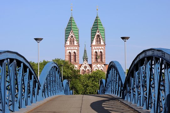 Freiburg - St&uuml;hlinger Kirche