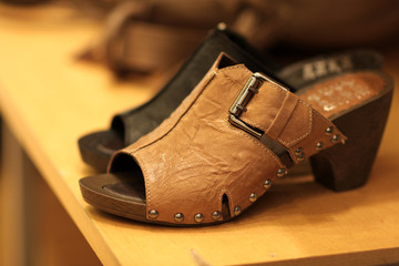 Leather sabot