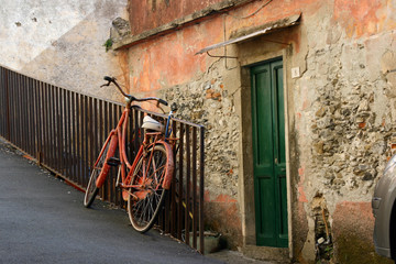 Fototapeta na wymiar Vintage Red Bicycle