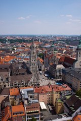 Fototapeta na wymiar Munich city hall and Marienplatz
