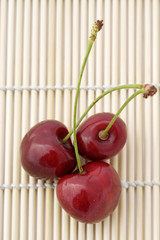 Trois cerises