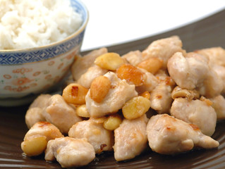 Chicken with almonds