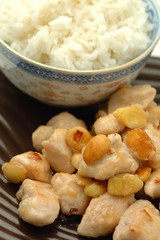 Chicken with almonds