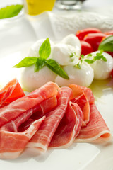 ham with mozzarella - prosciutto e mozzarella