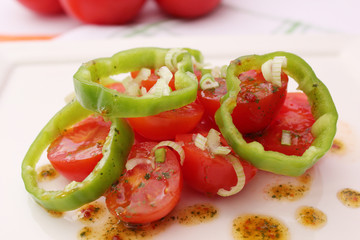 frischer Tomatensalat