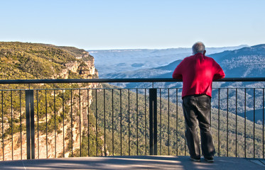 Man looking out over the Blue Mountains National Park