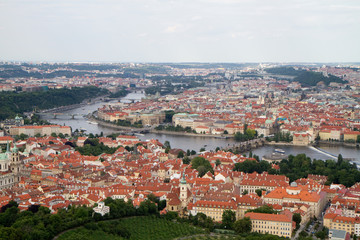 Fototapeta na wymiar Vista di Praga dalla torre di Petrin