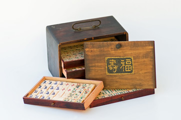 Antique mahjong tiles & wood box Chinese set & happy life sign