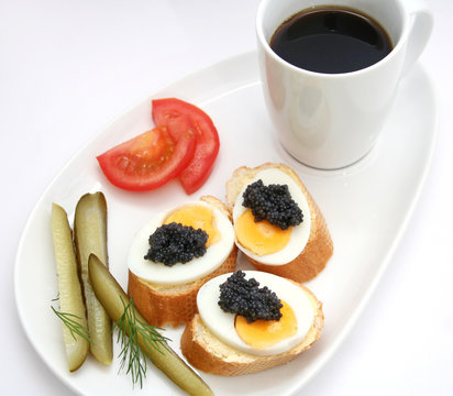 Eier mit Kavier