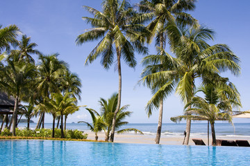 Fototapeta na wymiar Beautiful tropical beach at island Koh Chang , Thailand.