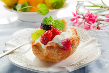 fruits pastry - dessert alla frutta con panna