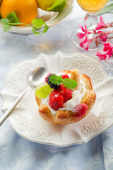 fruits pastry - dessert alla frutta con panna
