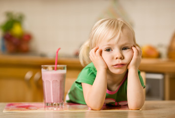 little girl wth smoothie © mbt_studio