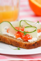 Toast with vegetables and fish