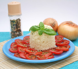 Tomatensalat mit Couscous