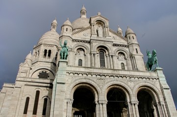 Fototapeta na wymiar basilique de montmartre