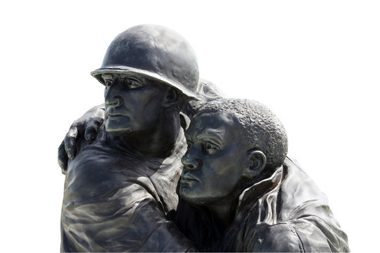 war memorial statue of soldiers