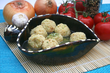 Grießklöschensuppe