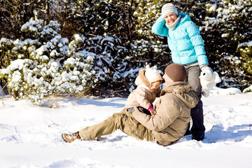 Family in snow