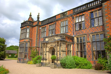 Fototapeta na wymiar Okazałym domu w Cheshire, w Anglii