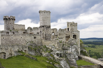 Fototapeta na wymiar Old castle ruins in Poland in Europe