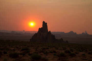 Obraz premium Rock formation silhouettes in Arizona desert