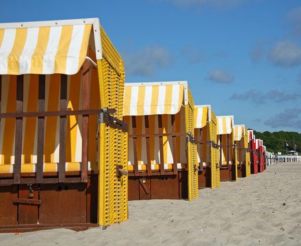 Strandk&ouml;rbe am Ostseestrand