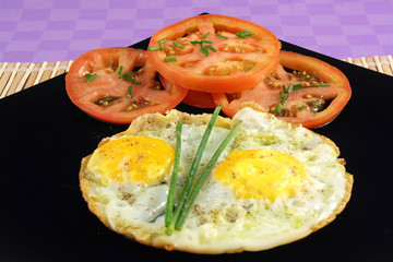 Uovo fritto con Pomodori