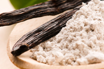 vanilla beans with aromatic sugar