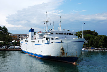 Fototapeta premium Traghetto passeggeri ad Ischia