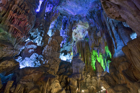 chine,guillin : grotte de la flute aux roseaux