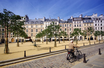 Paris place Dauphine