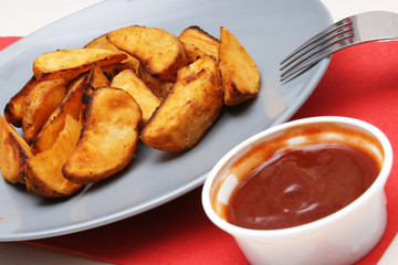 herzhafte Kartoffelecken mit Dipp
