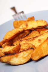 herzhafte Kartoffelecken mit Dipp
