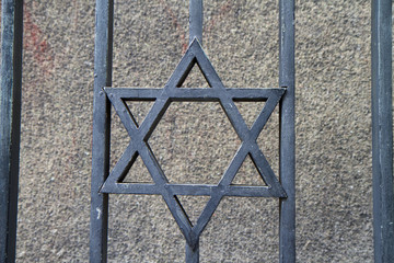 Stella di David all'ingresso del cimitero ebraico di Praga